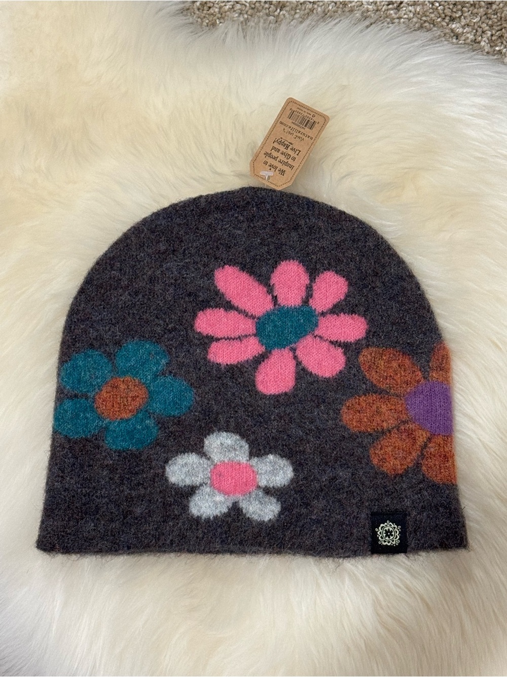NWT Natural Life Women’s Floral Knit Dark Gray Wool Blend Beanie Hat One Size - Picture 2 of 3